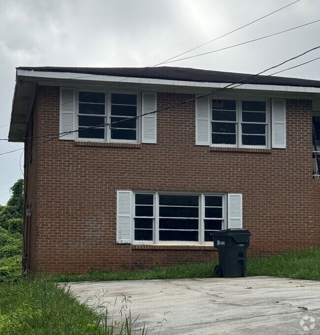 Building Photo - 8195-8195 Spillers Dr SW