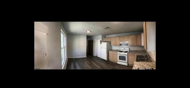 Building Photo - 325 N Ohio Ave