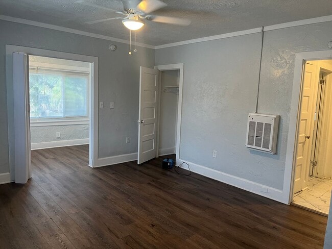 Building Photo - 1125 S Ridgewood Ave