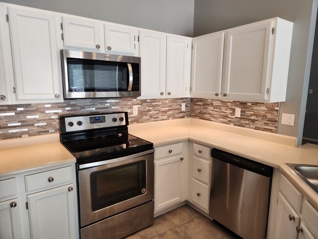 All appliances included - 2525 Hidden Meadow Ln