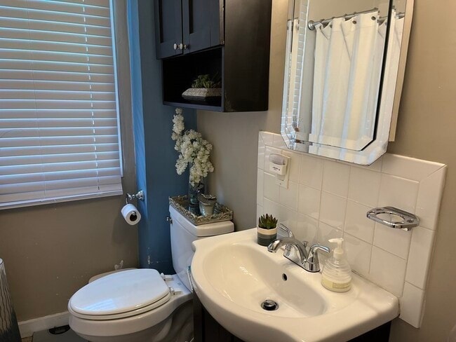 Building Photo - 454 Beech St