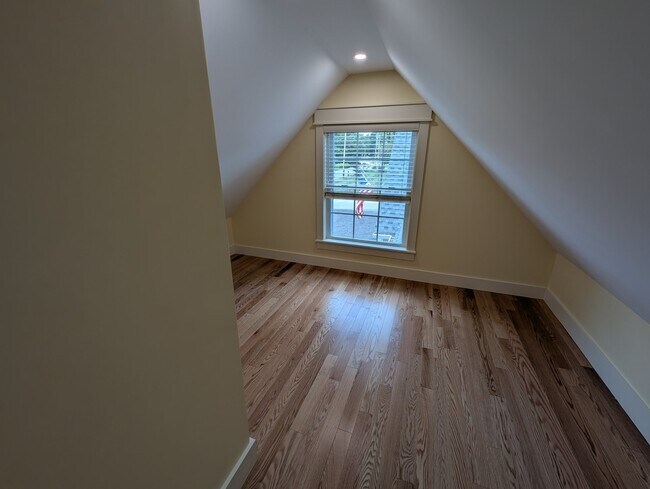 Building Photo - 211 Pine Hill Rd