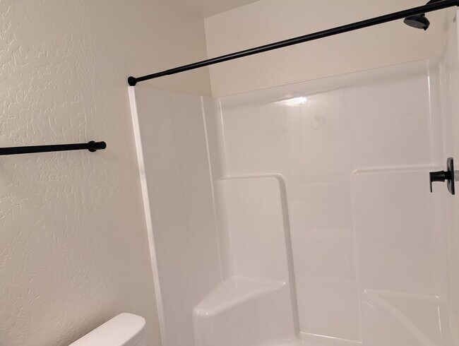 Building Photo - Brand New Single Level Home, Half Off the First Month's Rent!