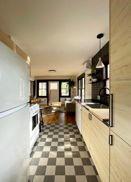 Building Photo - 204 N Avenue 55
