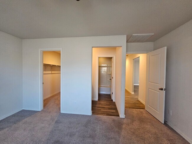 Building Photo - SHORT/LONG TERM /FREE RENT CALL FOR DETAILS