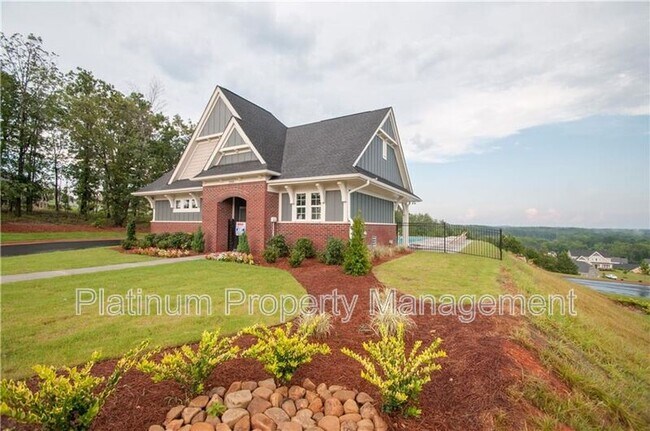 Building Photo - 2045 Birmingham Ct