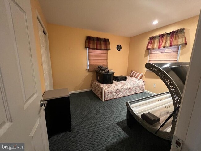 Building Photo - 46 Buck Dr