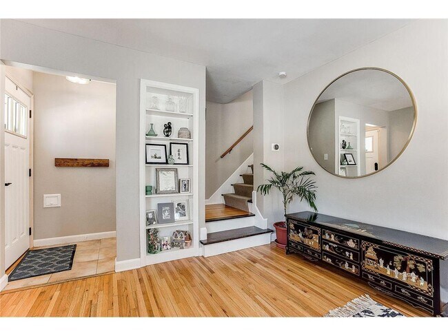 Building Photo - 1517 W 53rd St