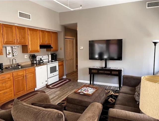 Building Photo - 81 Washington St