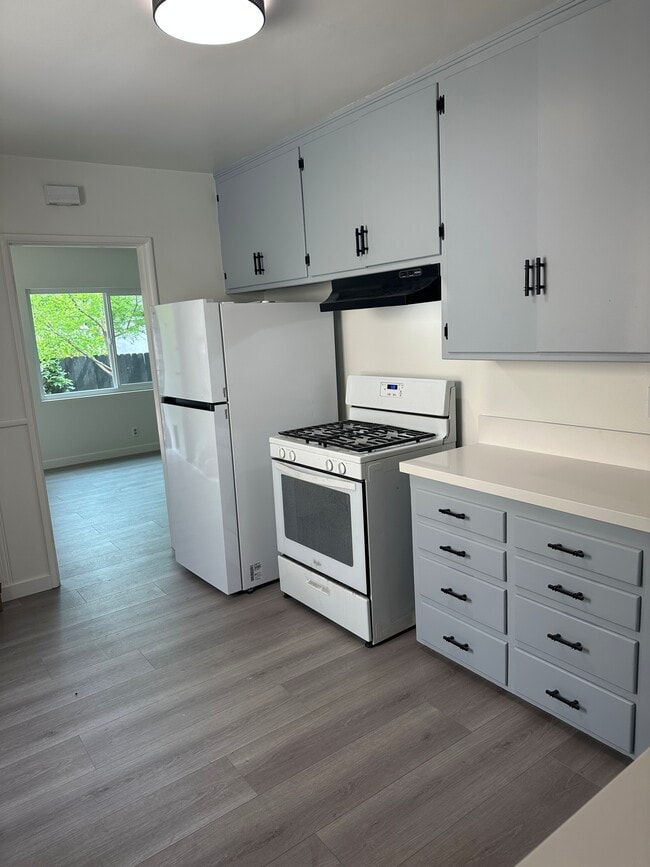 kitchen - 587 South St