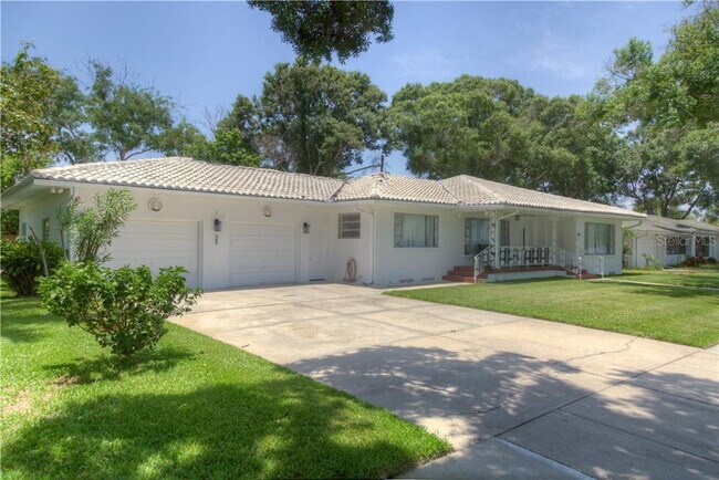 Primary Photo - 606 Channel Dr