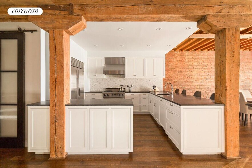 Building Photo - 62 Beach St