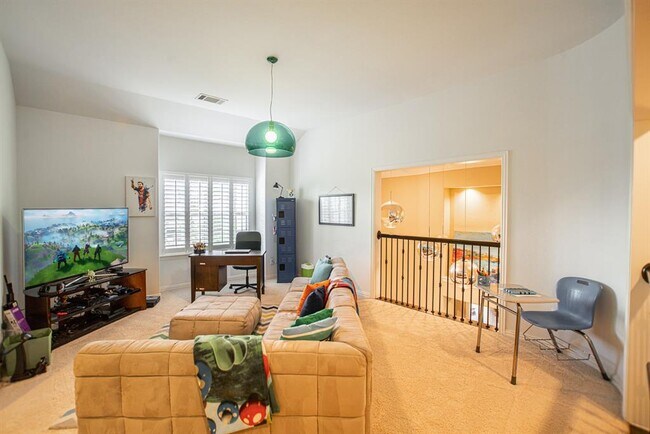 Building Photo - 7 Brittany Rose Pl