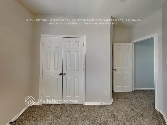 Building Photo - 1525 Swan Lake Dr