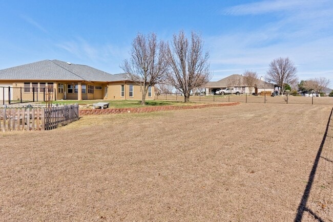 Building Photo - 115 Kenwick Ct