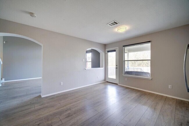 Building Photo - 15004 Sassafras Trail