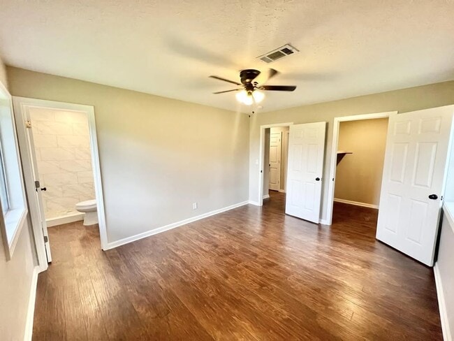 MASTER BEDROOM - 3412 Camellia Cir
