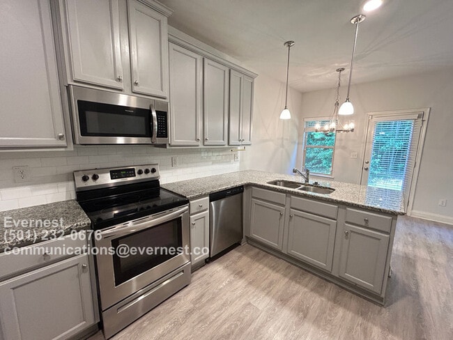 Building Photo - 225 Hydrangea Ct