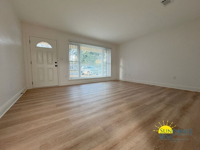 Building Photo - Beautiful 3 Bedroom Home in Fort Walton Be...