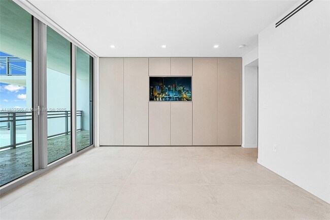 Building Photo - 3535 S Ocean Dr