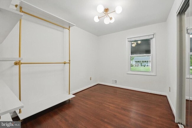 Building Photo - 7910 Bayberry Dr