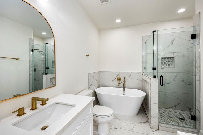 Building Photo - 5514 San Jose St