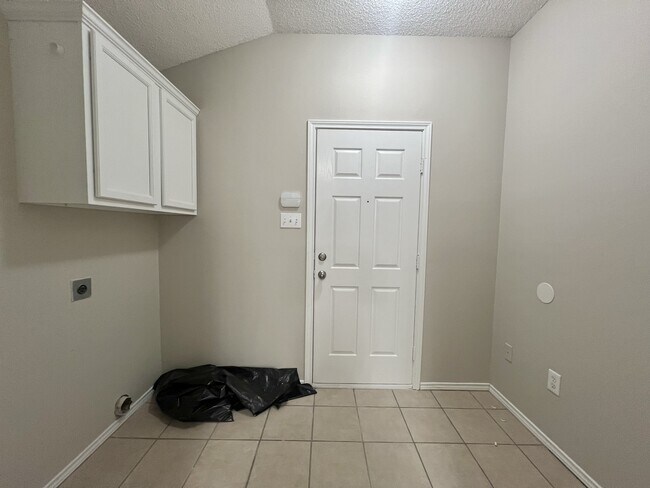 Building Photo - 6542 88th St