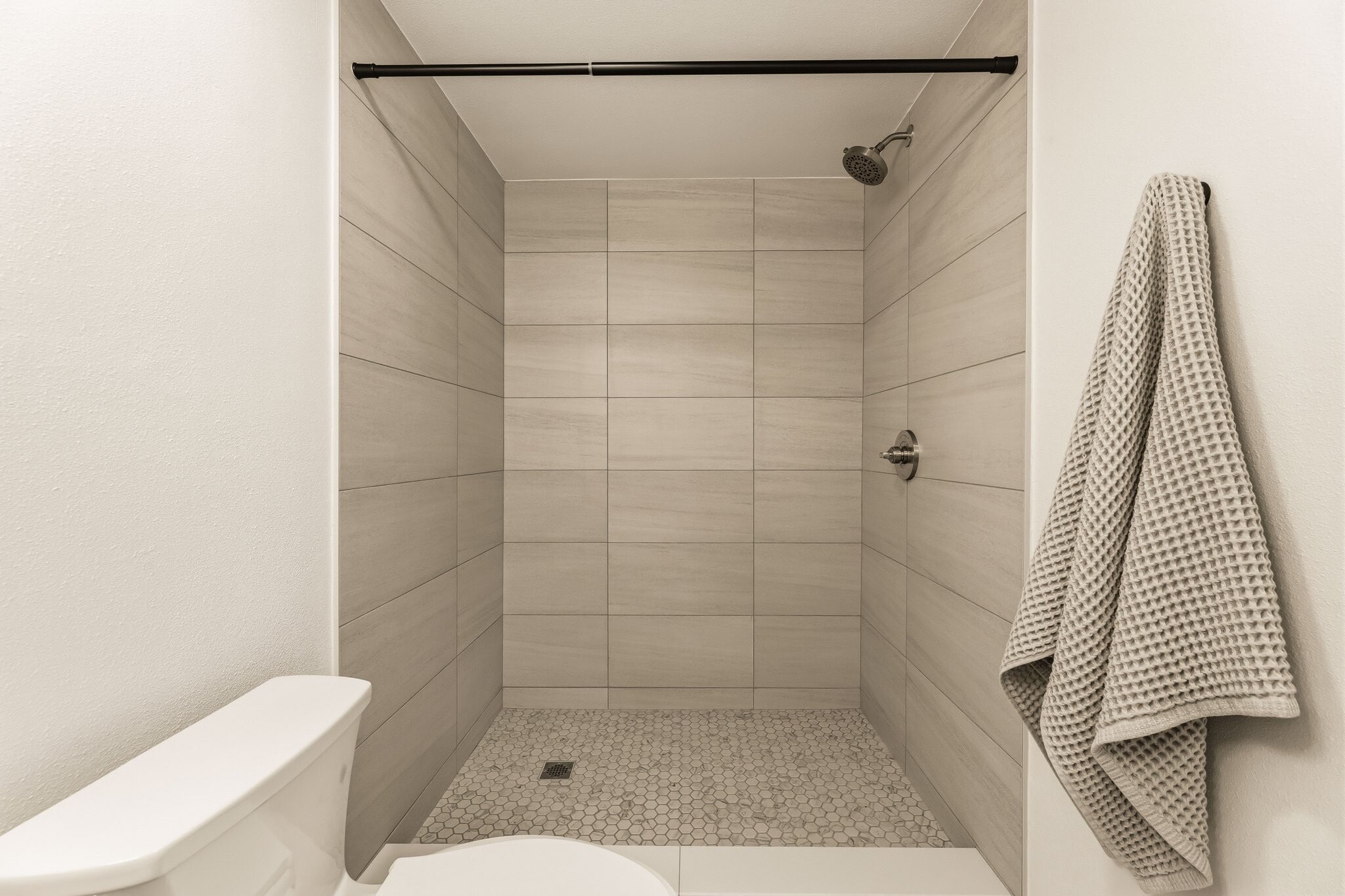 Building Photo - 100 N El Molino St