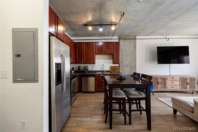 Building Photo - 1475 Delgany St