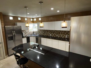 Building Photo - 4950 Bayshore Blvd