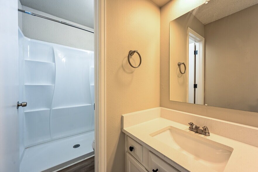 Building Photo - 65 S Eagle Cir