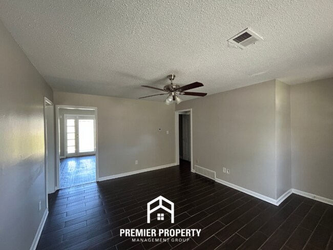 Building Photo - 3720 Pembrook Cove