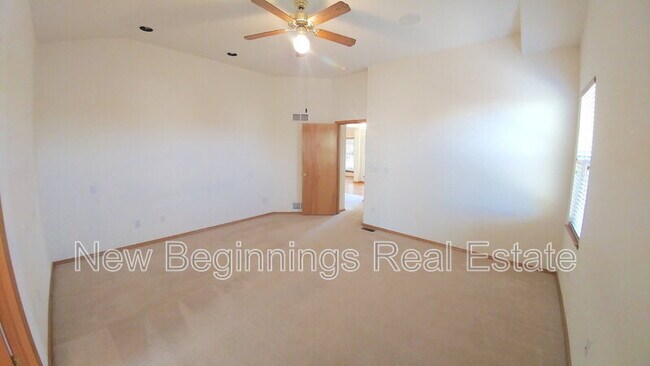 Building Photo - 4411 Hickory Hollow Dr