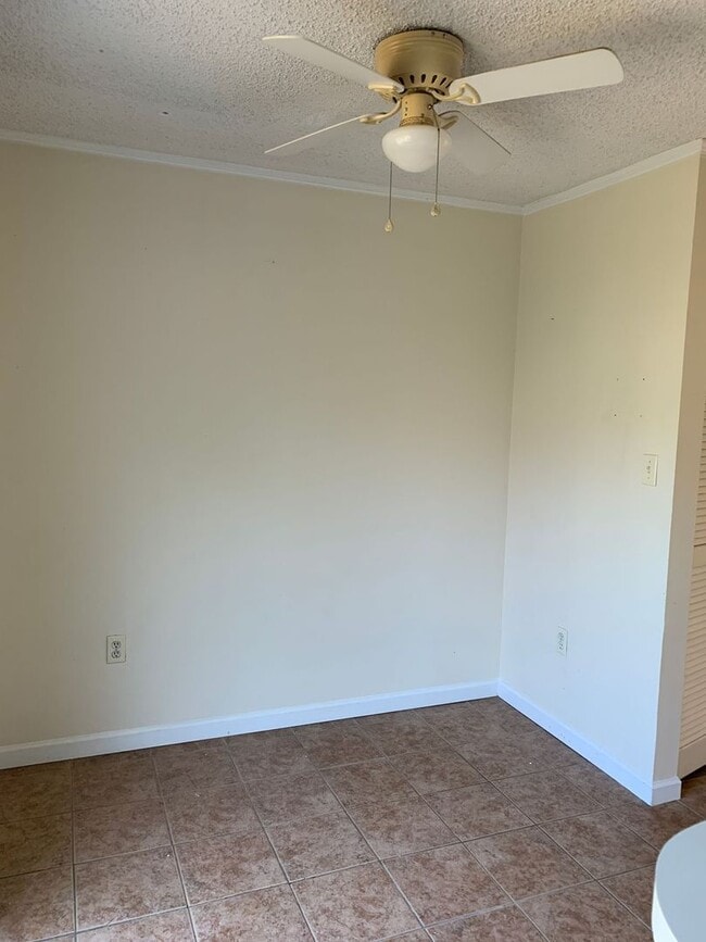 Building Photo - 2-Bedroom, 1.5-Bath town house