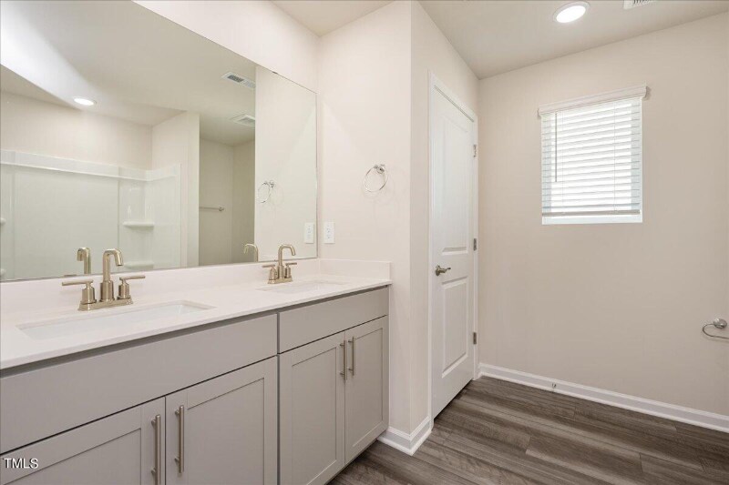 Building Photo - 937 Avonmore Dr