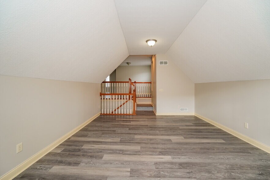 Building Photo - 7209 Upper Albany Dr