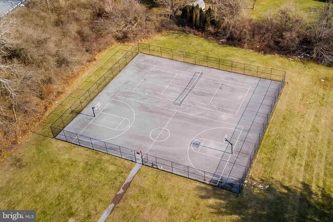 Building Photo - 232 Carlyn Ct