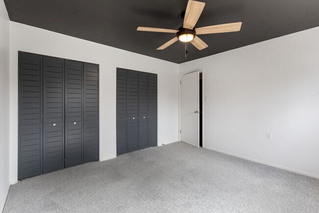 Building Photo - Charming Condo in Old Town – Prime Location!