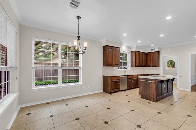 Building Photo - 7302 Palisades Heights Dr