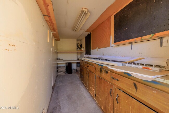 Building Photo - 4558 N 15th Ave