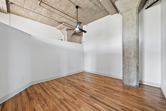 Building Photo - $3,644.95, 2 Beds - 1 Bath, Condo in Denver with Washer and Dryer!