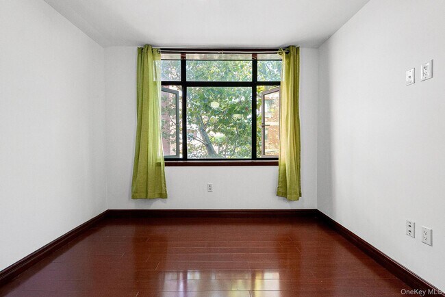 Building Photo - 132-29 Blossom Ave