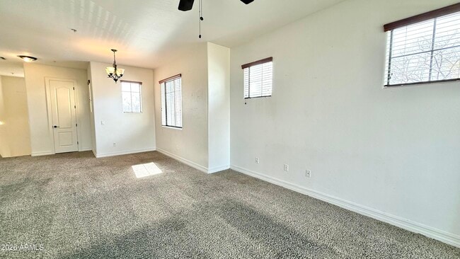 Building Photo - 1456 E 9th St