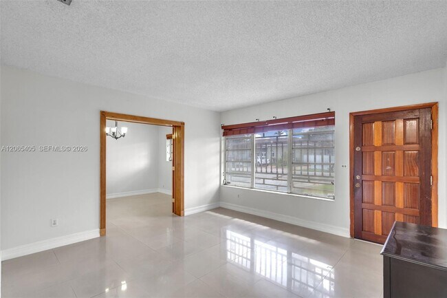 Building Photo - 5560 W 6th Ave