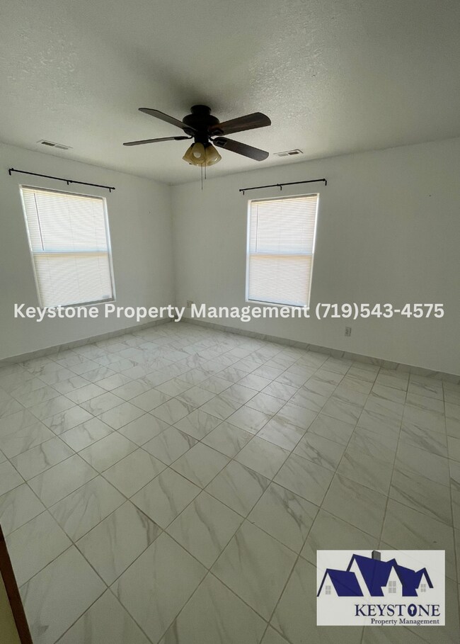 Building Photo - Horse Property with Corrals/Stables - 3 Be...