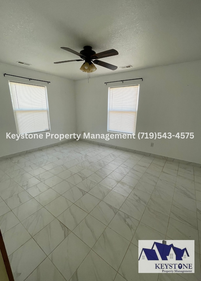 Building Photo - Horse Property with Corrals/Stables - Home...