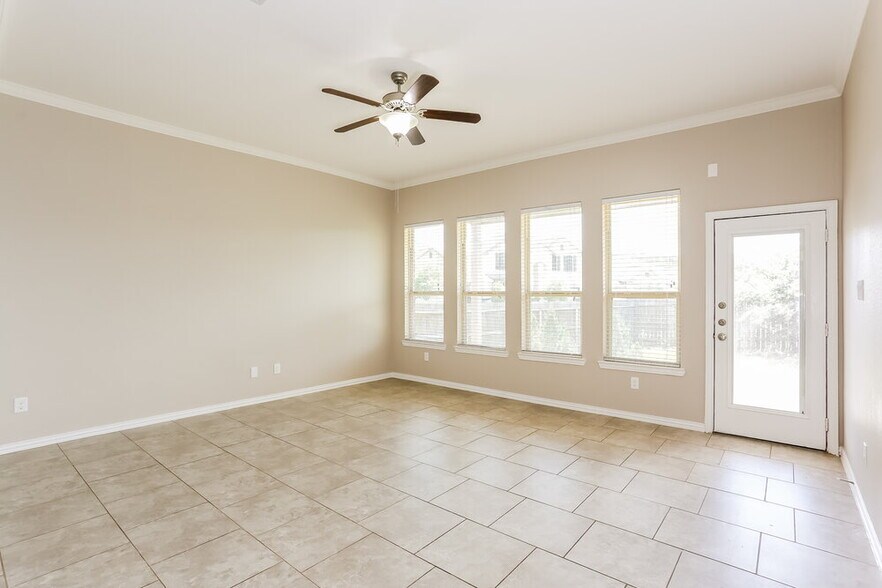 Building Photo - 16146 Fairway Creek Cir