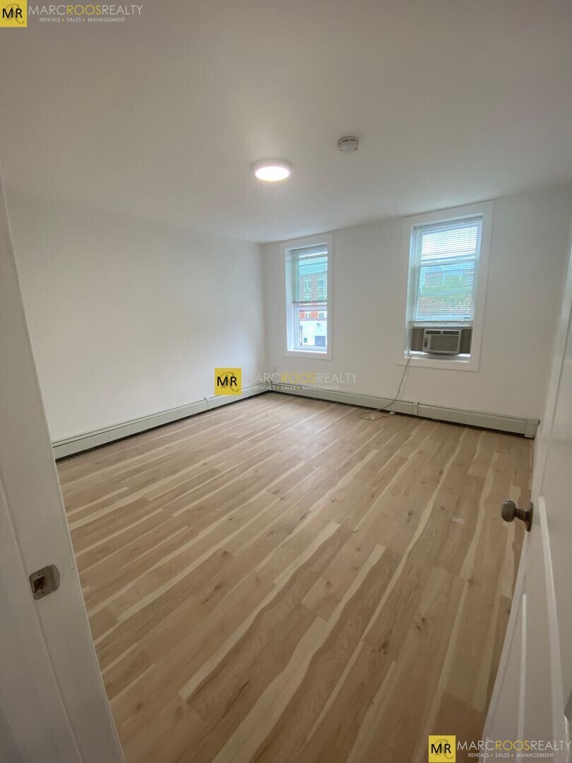 Building Photo - 47 Orleans St