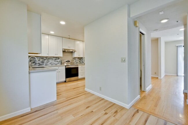Building Photo - Avaiable Now! Condo Near Cupertino High | ...