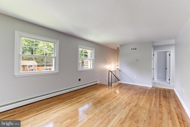 Building Photo - 4111 Hemingway Dr